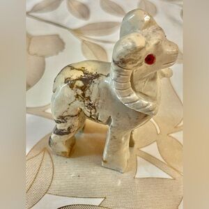 Native American Carved Stone Fetish Ram Animal Figuring 2.5”x2”